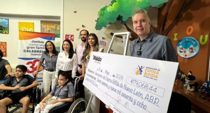 Entrega Waldo Fernández donativo a Asociación de Espina Bífida de Nuevo León