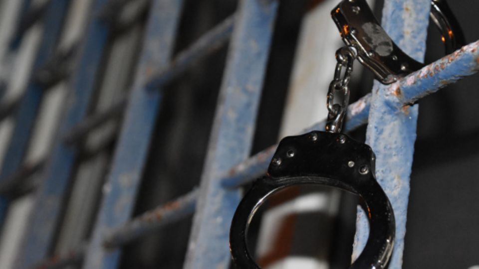 Elementos de la Secretaría de Marina (Semar) y fuerzas federales detuvieron a 13 presuntos integrantes de la delincuencia organizada.