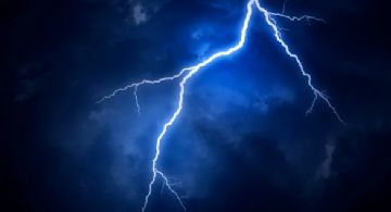 Cerro del Chiquihuite: Captan rayo durante tormenta eléctrica
