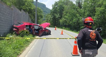 Muere hombre tras choque contra árbol en la carretera a Cola de Caballo