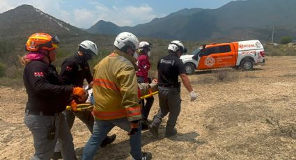 Rescatan a hombre de 56 años tras sufrir fractura en el Cerro de la Mota, en García