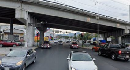 Taxista choca contra camioneta en Ruiz Cortines y deja una pasajera lesionada