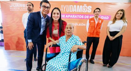 Félix Arratia entrega apoyos y aparatos de movilidad a personas con discapacidad