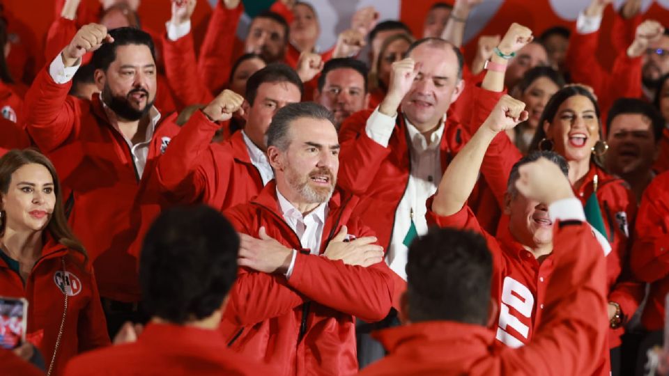 Adrián de la Garza Santos encabezó un encuentro priista donde llamó a fortalecer la unidad del partido rumbo a las elecciones de 2027.