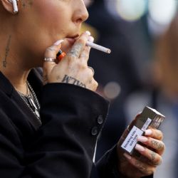 ¿Fumas? Podrías perder la vista pronto