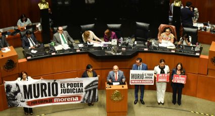 Senadores del PAN irrumpen con playeras pro Maru Campos y 'Yo con Rocha'