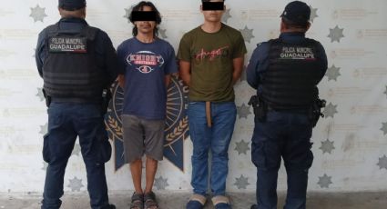 Detienen a dos hombres tras robo violento de motocicleta en Guadalupe