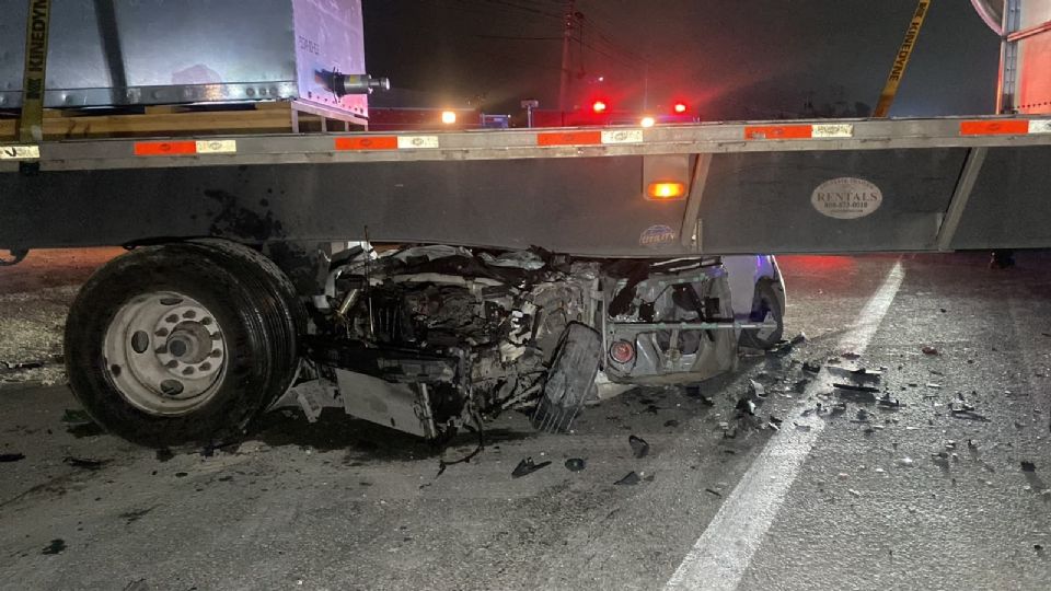 Personal de Protección Civil de Nuevo León atendió el accidente registrado durante la madrugada en Ciénega de Flores.
