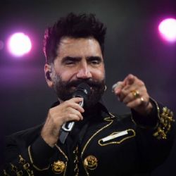 Alejandro Fernández: ¿Qué le pasó en la lengua al cantante en concierto?
