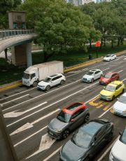 Foto descriptiva de: Hoy No Circula: Evita el corralón este lunes 4 de mayo