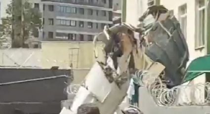 VIDEO | Avioneta se estrella contra edificio y deja dos muertos