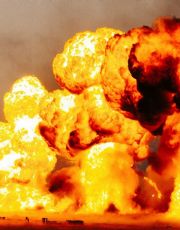 Foto descriptiva de: VIDEO: Impactante choque de pipa de gasolina con tren