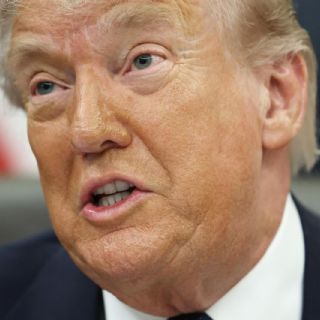 Trump presume ofensiva naval y lanza dura advertencia a Irán