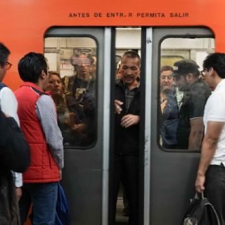 Cierran estaciones de la Línea 2 por amenazas de la CNTE