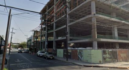 Sujetos amarran a velador y roban herramienta en obra del Centro de Monterrey