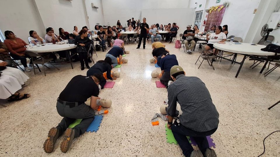 Personal del DIF y CONAGUA recibió capacitación en primeros auxilios, RCP y atención de emergencias por parte de Protección Civil Nuevo León.