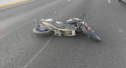 Muere motociclista tras derrapar en paso a desnivel de Gonzalitos y Ruiz Cortines en Monterrey