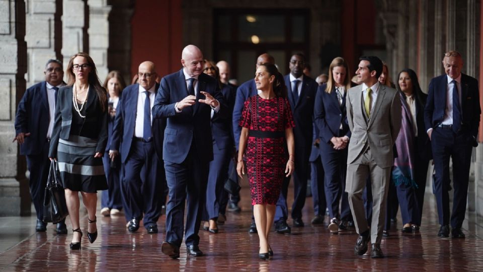 La Presidente recibió a Gianni Infantino, presidente de la FIFA y a representantes de federaciones y confederaciones, en la víspera de la inauguración de la Copa Mundial de Fútbol 2026.