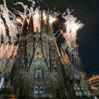 El Papa bendice la Torre de Jesús de la Sagrada Familia