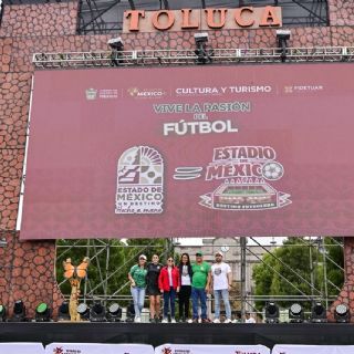 Delfina Gómez inaugura 14 "Destinos Futboleros" en plazas del Estado de México