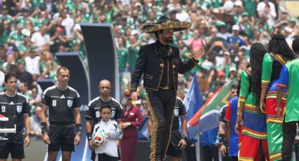 Alejandro Fernández estremece el Estadio CDMX con el Himno Nacional