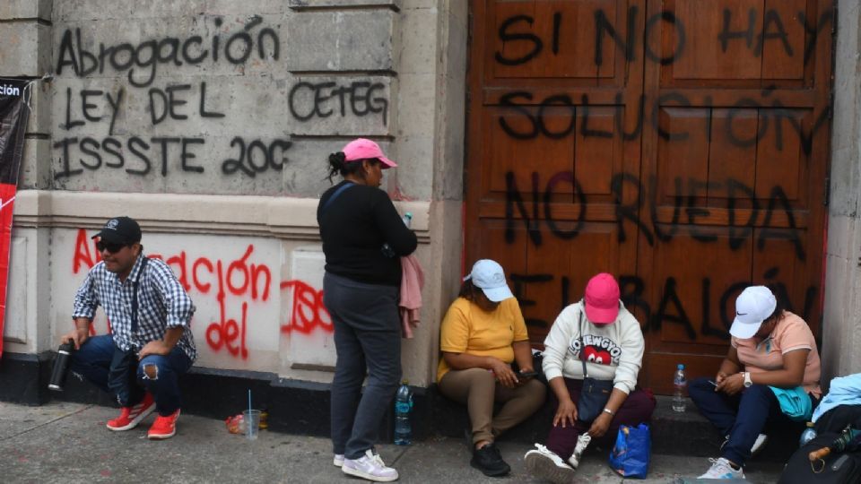 Integrantes de la Coordinadora Nacional de Trabajadores de la Educación (CNTE).