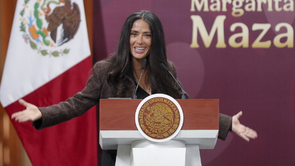 De Coatzacoalcos para el mundo: Salma Hayek como embajadora del Mundial hace historia este jueves en el Estadio Azteca.