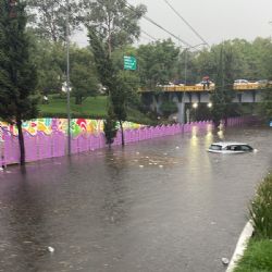 Caos vehicular por intensas lluvias en el Sur y Oriente de CDMX