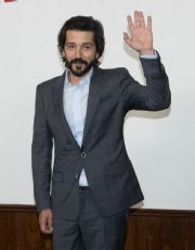 Foto descriptiva de: Diego Luna explota contra los precios del Mundial 2026