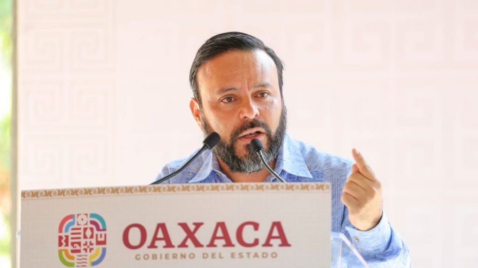 El Secretario de Gobierno explicó que el estado mantiene un canal abierto con la CNTE.