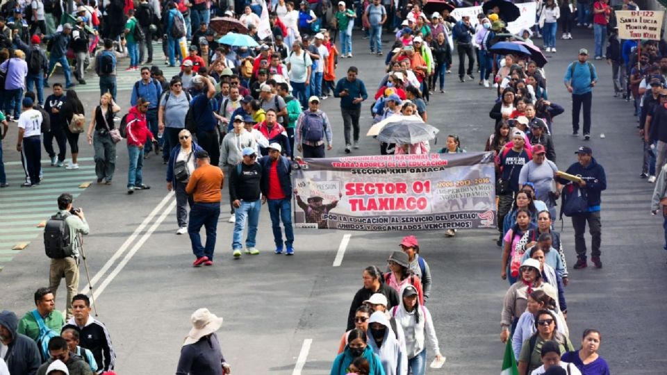 Elementos de la SSC decomisaron diversos objetos considerados de riesgo a integrantes de la CNTE.