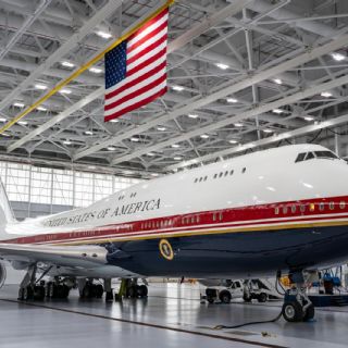 Presenta Trump el nuevo Air Force One