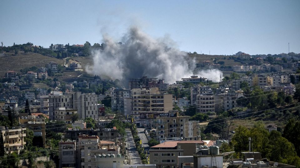 Este viernes se registraron bombardeos del ejercito israelí sobre la ciudad de Nabatieh, en el sur de Líbano.