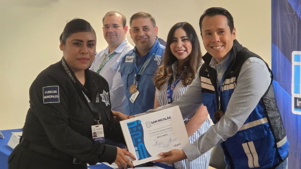 Elementos de Policía, Movilidad y Protección Civil de San Nicolás concluyeron un curso básico de inglés para fortalecer la atención a visitantes extranjeros.