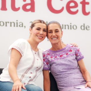 Claudia Sheinbaum entrega Becas Rita Cetina en Tijuana