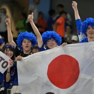 Japoneses limpian estadios y generan debate durante el Mundial 2026