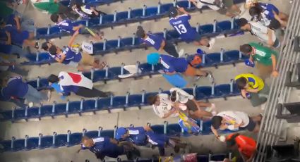 Aficionados japoneses limpian estadio en Monterrey tras partido