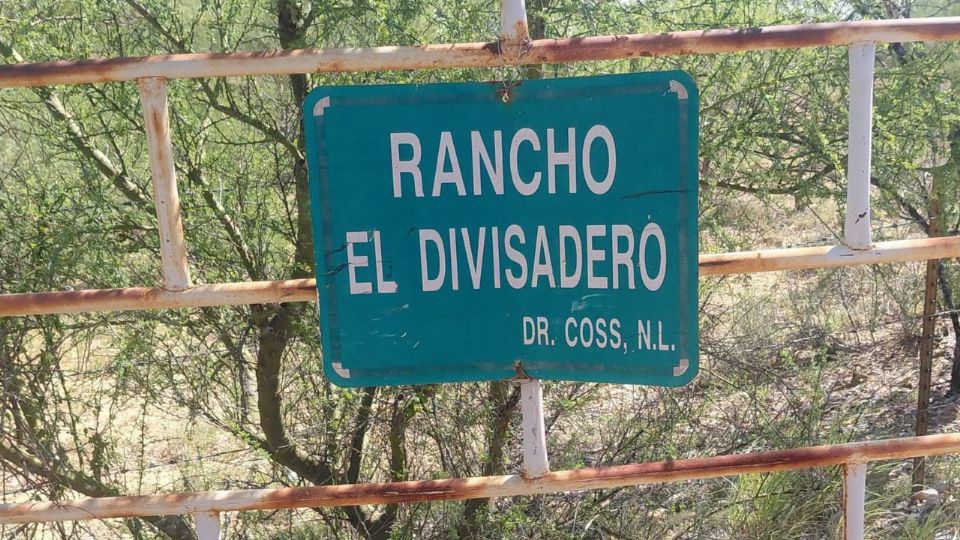 Autoridades investigan el hallazgo de restos óseos calcinados y casquillos localizado por un colectivo de búsqueda en Doctor Coss, Nuevo León.