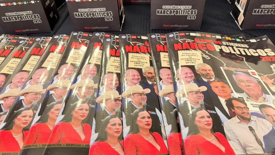 En el álbum se incluyen los nombres de personajes de la política.