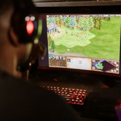 VIDEO | 'Gamer' ignora quemadura por no perder partida