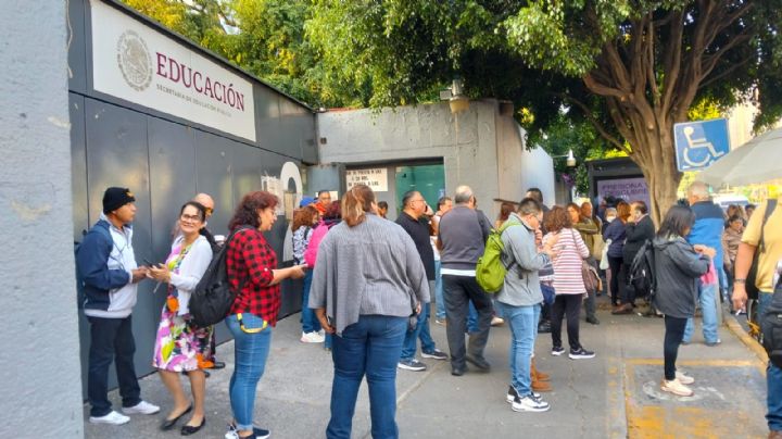 Segundo día de bloqueos; CNTE colapsa dependencias en CDMX en medio de mesas de diálogo