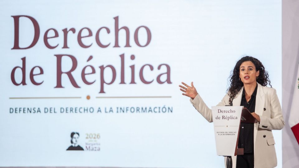 Luisa María Alcalde, encabezó la presentación del programa Derecho de Réplica.