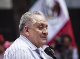 Acosta Naranjo enfrenta críticas y revela meta electoral