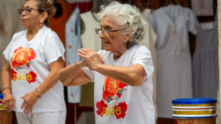 Jubilados y pensionados concluyen un curso en Yucatán