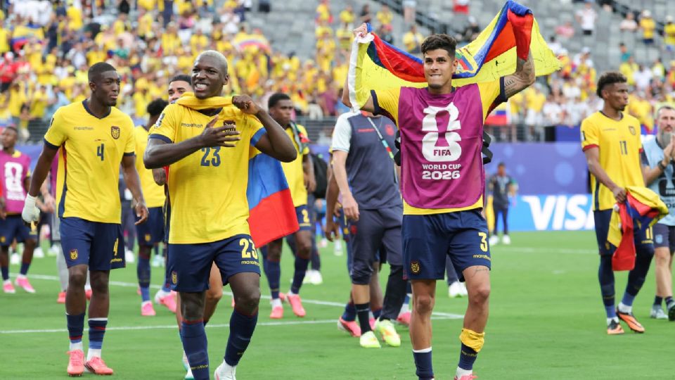 La Federación Ecuatoriana de Futbol exigió seguridad tras los disturbios previos al partido de dieciseisavos de final.