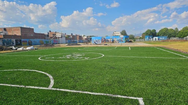 Sedatu y Conade inician entrega de canchas de fútbol en todo el país
