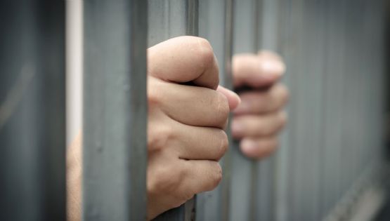 Extraditan y encarcelan a cirujano por feminicidio