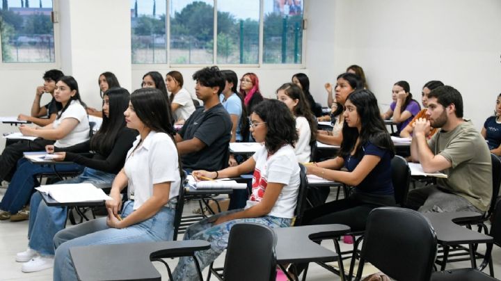 ¡Es hoy! Presentan alumnos examen de admisión a preparatorias de la UANL