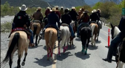 Mega Cabalgata Norteña 2026 provoca cierres viales y contraflujo en Monterrey
