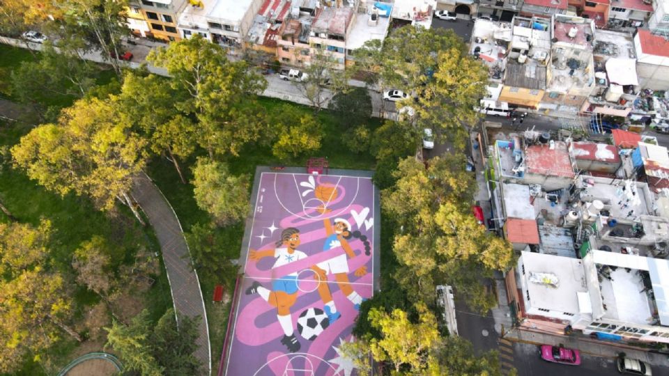 La Alcaldía Álvaro Obregón impulsa la rehabilitación de 20 canchas deportivas en distintas colonias de la demarcación.